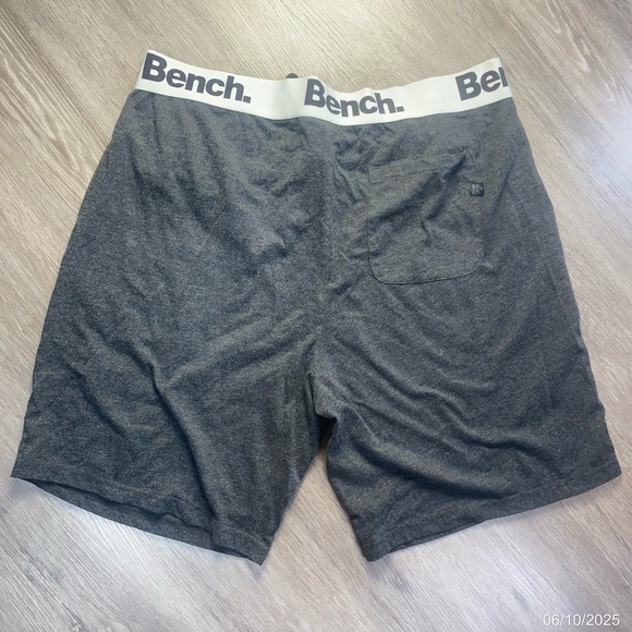 Bench Men’s Drawstring Lounge Shorts Gray Size Large Elastic Logo Waistband - Picture 3 of 5